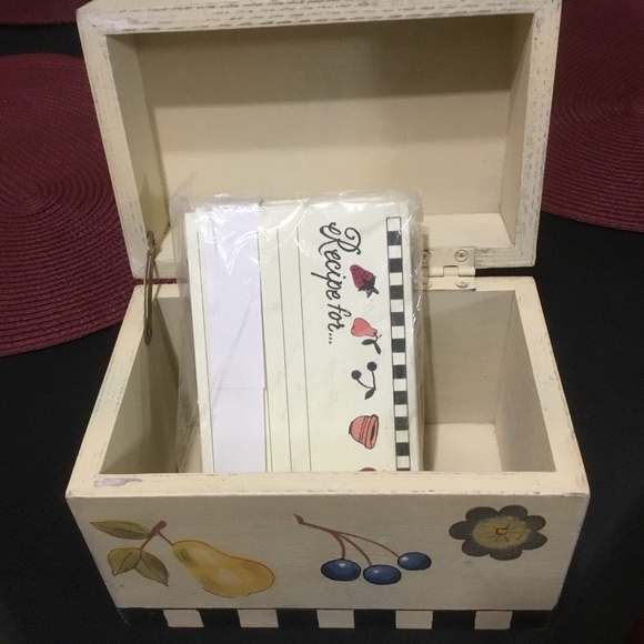 Lillian Vernon Recipe Wooden Box with subject/note cards NICE! - Picture 3 of 13